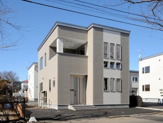 æ¾é°